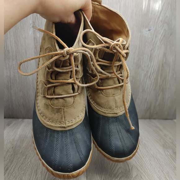 Sorel Out N‎ About Leather Snow Boot Ankle Duck Bootie Tan Black NL2133 Rain 9 - Picture 6 of 11